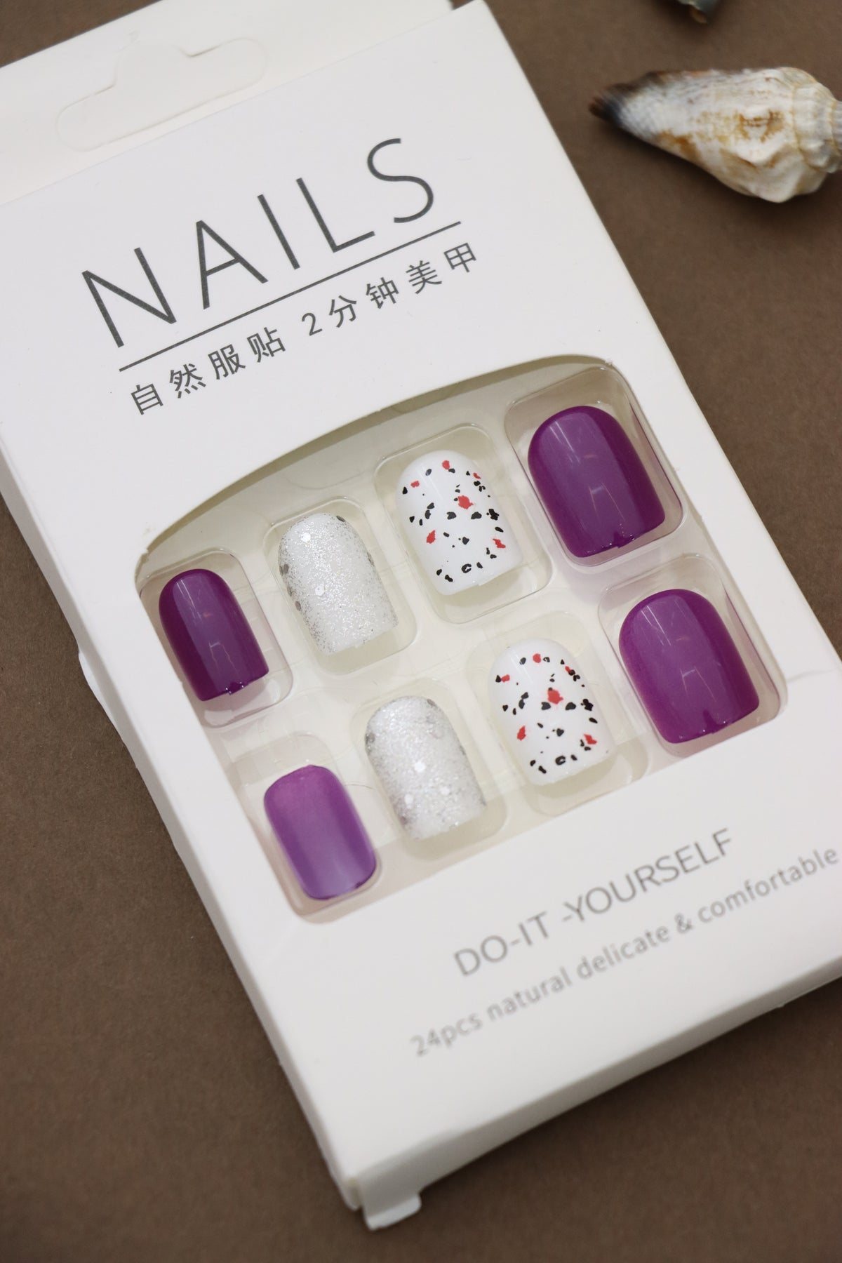 Bold & Chic Press-On Nails – 24pcs Natural Delicate & Comfortable Nail Art Set